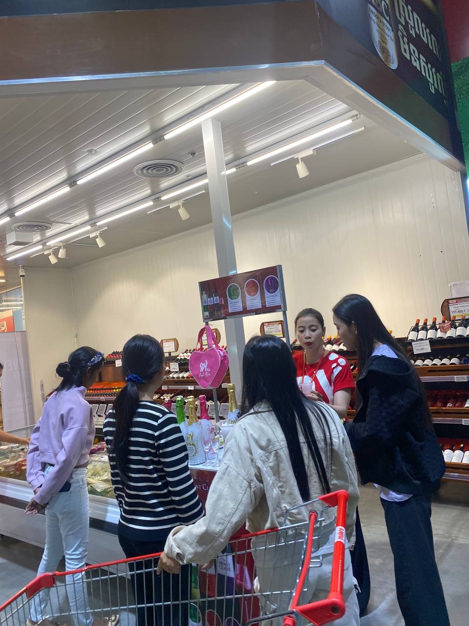 Sparkling Fruit Wine Testing Success at Makro Market Day 3 Highlights - Image 48